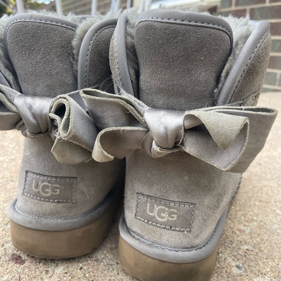 Cute Ugg boots good condition some dirt/spots size 7 - Picture 3 of 7